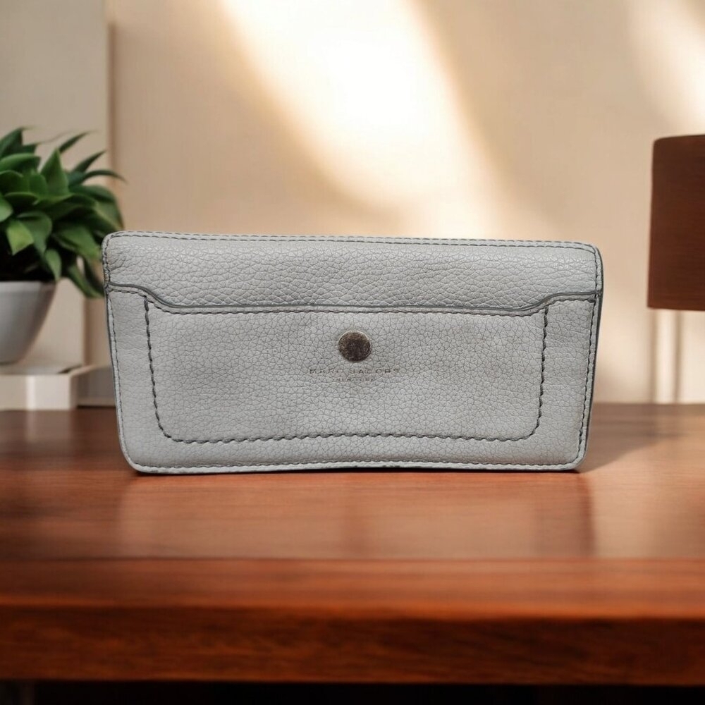 Marc Jacobs Bifold Wallet - Picture 8 of 9